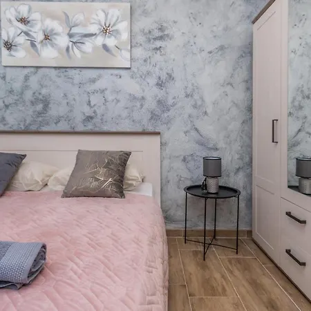 Gorgeous In With Kitchen Holiday home Biograd Na Moru